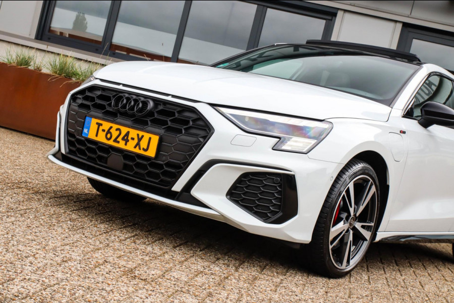 Audi A3 Sportback 45TFSI e PHEV S Edition S-line 245pk S-Tronic Elektrische Kuipstoelen|Virtual Cockpit|Panoramadak|LED Matrix|B&O