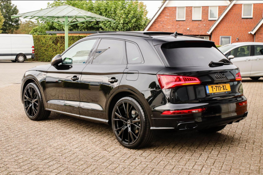 Audi Q5 55 TFSI e Quattro Competition Pro Line S S-Line 367pk Automaat Luchtvering|Panoramadak|Virtual Cockpit|S kuipstoelen|Black