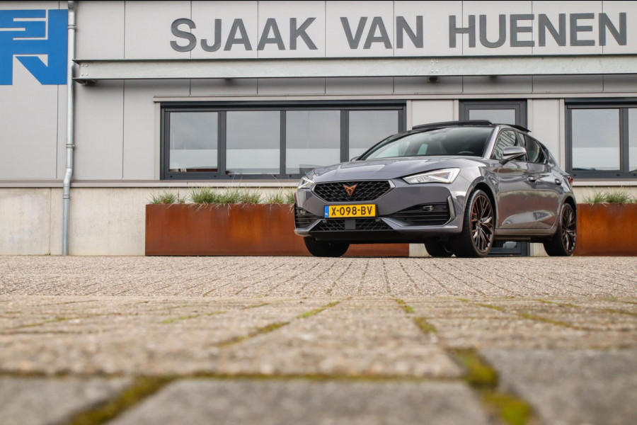 CUPRA Leon 1.4 e-Hybrid VZ Copper Edition 245pk DSG! 1e|Panoramadak|Virtual Cockpit|LED Matrix|Kuipstoelen elektrisch|NAVI|Camera