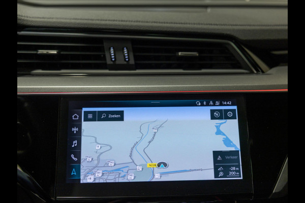 Audi Q8 Sportback e-tron 50 quattro S-Line Edition 95 kWh SOH 90% / 340pk / NAP / Panorama dak / Leder / Elektrische stoelverstelling met geheugen /