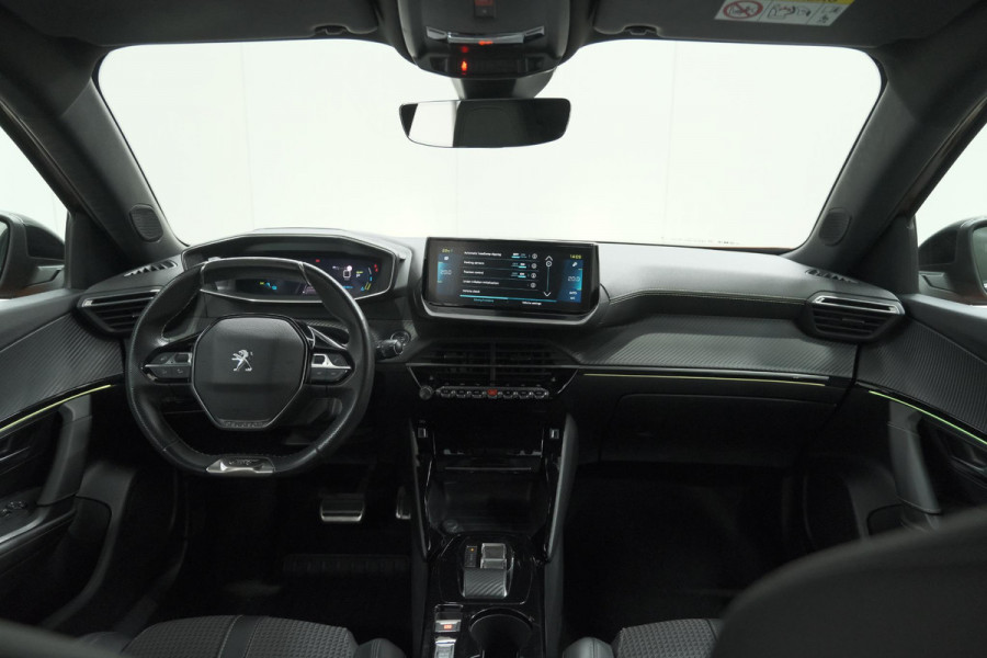 Peugeot e-2008 EV GT 50 kWh | 11 KW Lader | 96,3% SOH | Adaptieve Cruise Control | Dodehoekdetectie | Stoelverwarming | Navigatie