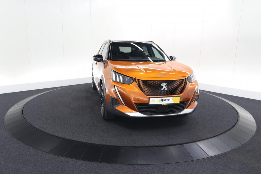 Peugeot e-2008 EV GT 50 kWh | 11 KW Lader | 96,3% SOH | Adaptieve Cruise Control | Dodehoekdetectie | Stoelverwarming | Navigatie