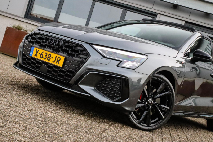 Audi A3 Sportback 45TFSI e PHEV S Edition Competition S-line 245pk S-Tronic! Panoramadak|Virtual Cockpit|Kuipstoelen elektrisch|19