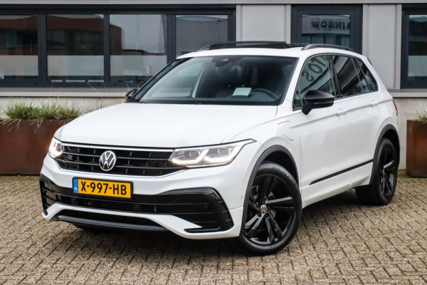 Volkswagen Tiguan 1.4 TSI eHybrid R-Line Business DSG 245pk Panoramadak|Virtual Cockpit|IQ LED Plus|NAVI|ACC|Black|19inch|Trekhaak