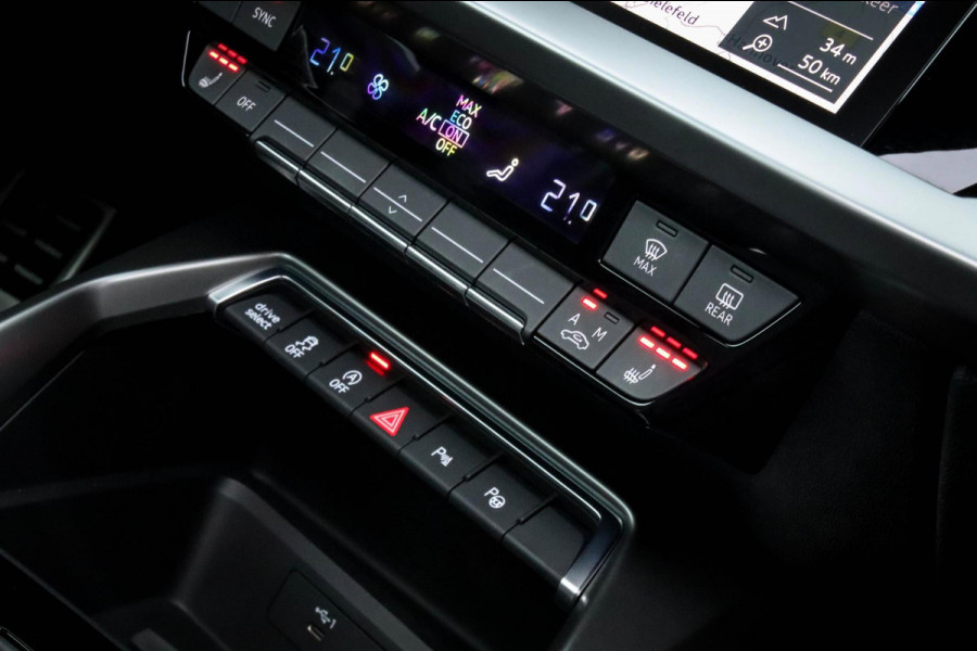 Audi A3 Limousine 35 1.5 TFSI S Edition One S-line 150pk S-Tronic Lederen kuipstoelen|Virtual Cockpit|Panoramadak|LED Matrix|Black