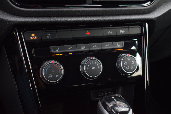 Volkswagen T-Roc 1.5 TSI R-Line Black Style | Panoramdak | Beats | 19"