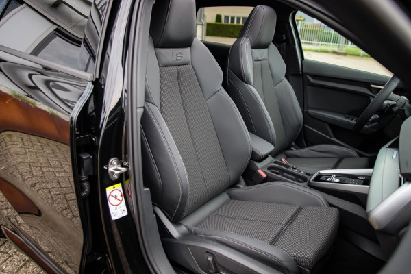 Audi A3 Sportback 40 TFSI e PHEV S Edition S-line 204pk S-Tronic! 1e|DLR|Panoramadak|Virtual Cockpit|Kuipstoelen|LED Matrix|Black