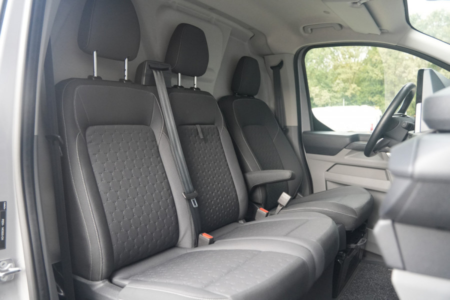 Ford Transit Custom 320 2.0 TDCI L2H1 Limited 170pk - Trekhaak - ACC - Blindspot - Stoel/Stuurverwarming - Sidesteps - Rijklaar