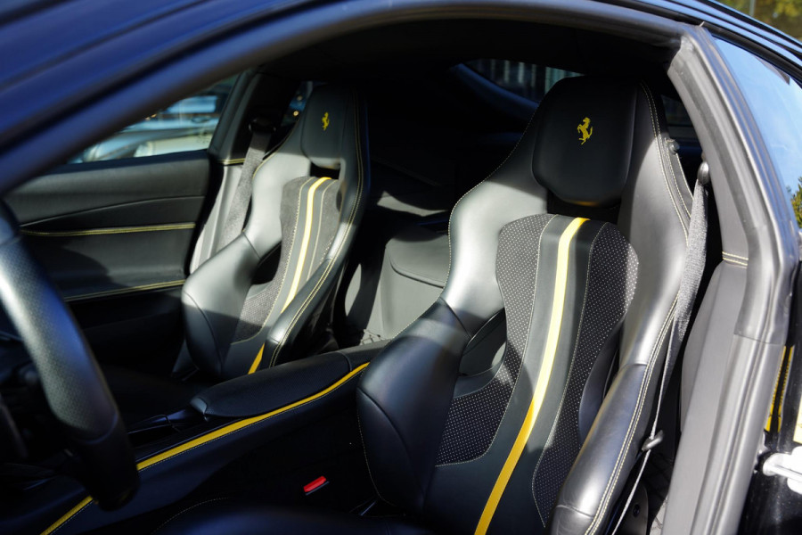 Ferrari 812 6.5 V12 Superfast HELE / Carbon / Lift / Passenger Display / Leder Nero