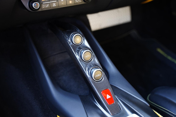 Ferrari 812 6.5 V12 Superfast HELE / Carbon / Lift / Passenger Display / Leder Nero