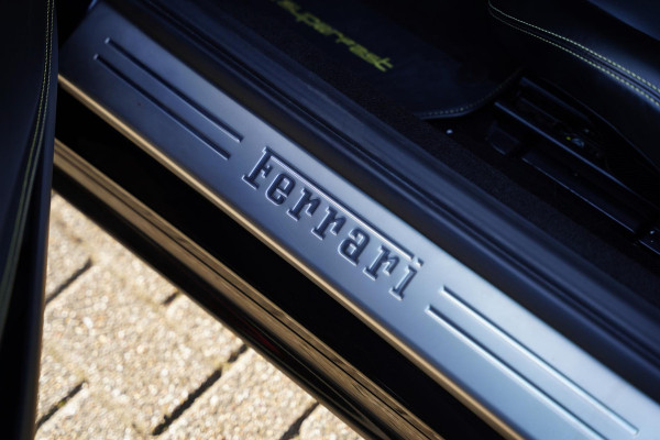 Ferrari 812 6.5 V12 Superfast HELE / Carbon / Lift / Passenger Display / Leder Nero