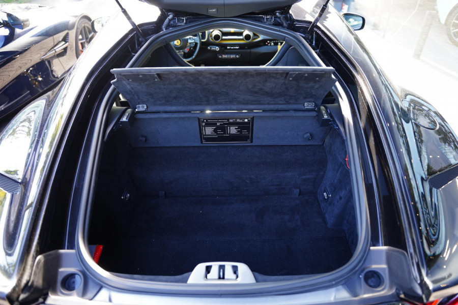 Ferrari 812 6.5 V12 Superfast HELE / Carbon / Lift / Passenger Display / Leder Nero