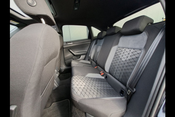 Volkswagen Taigo 1.0 TSI R-Line AUTOMAAT * 34.000KM! * Navigatiesysteem * Panoramadak*