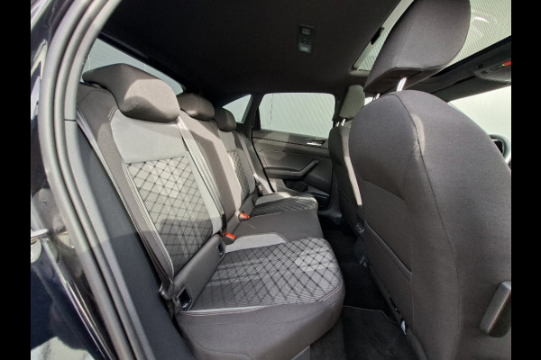 Volkswagen Taigo 1.0 TSI R-Line AUTOMAAT * 34.000KM! * Navigatiesysteem * Panoramadak*