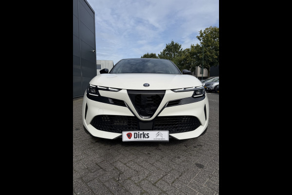 Alfa Romeo junior 1.2 Turbo Hybrid Ibrida Speciale (Elektrische Klep - LED - Keyless Entry - Parkeersensoren V+A - Stoelverwarming - Adaptieve Cru