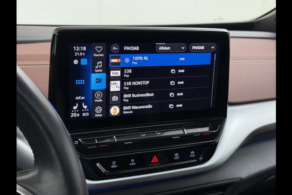 Volkswagen ID.4 82kWh 204PK Trekhaak Panoramadak SOH 90% Camera 3-Zone Ecc Adap.Cruise Matrix Led Led-a-lich dynamisch Apple Carplay Android Auto Isofix Privacy Glas Lmv 20" Led 1.000KG Trekgewicht 1e Eigenaar Origineel Nederlandse Auto