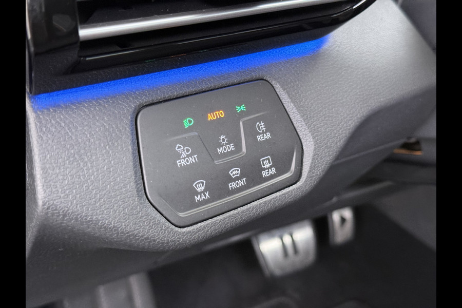 Volkswagen ID.4 82kWh 204PK Trekhaak Panoramadak SOH 90% Camera 3-Zone Ecc Adap.Cruise Matrix Led Led-a-lich dynamisch Apple Carplay Android Auto Isofix Privacy Glas Lmv 20" Led 1.000KG Trekgewicht 1e Eigenaar Origineel Nederlandse Auto