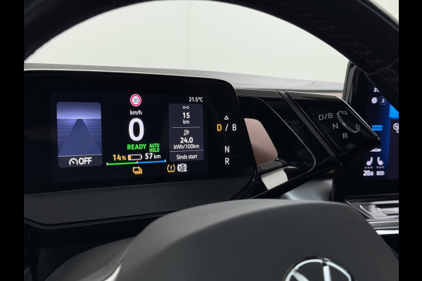 Volkswagen ID.4 82kWh 204PK Trekhaak Panoramadak SOH 90% Camera 3-Zone Ecc Adap.Cruise Matrix Led Led-a-lich dynamisch Apple Carplay Android Auto Isofix Privacy Glas Lmv 20" Led 1.000KG Trekgewicht 1e Eigenaar Origineel Nederlandse Auto