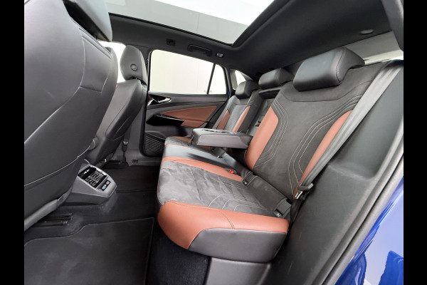 Volkswagen ID.4 82kWh 204PK Trekhaak Panoramadak SOH 90% Camera 3-Zone Ecc Adap.Cruise Matrix Led Led-a-lich dynamisch Apple Carplay Android Auto Isofix Privacy Glas Lmv 20" Led 1.000KG Trekgewicht 1e Eigenaar Origineel Nederlandse Auto