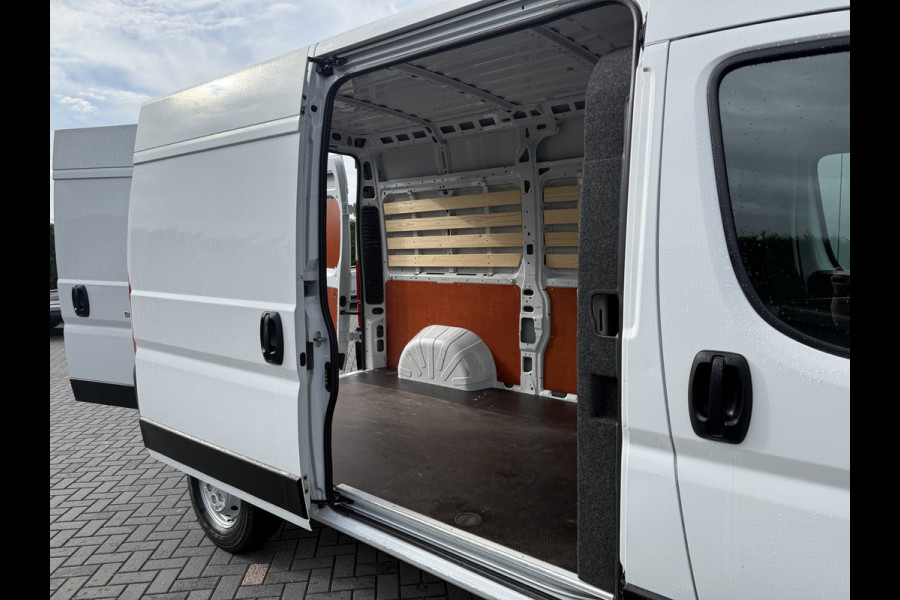 Peugeot Boxer 2.2 BlueHDi 120 PK / L2H2 / 23.081 KM! / 1e EIG. / ECC / CRUISE / DAB+ / CARPLAY / 3-ZITS