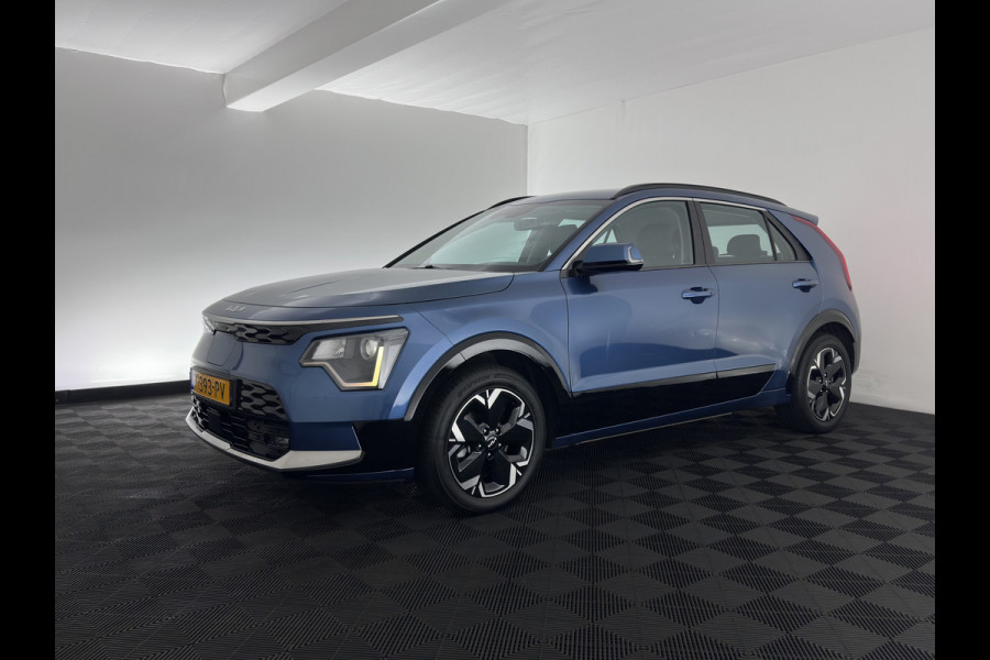 Kia Niro EV DynamicLine 64.8 kWh [3-Fase-11kW] {SoH-100%} (INCL-BTW) Aut. *LEATHER-FABRIC | ADAPTIVE-CRUISE | DIGI-COCKPIT | KEYLESS | CAMERA | DAB | COMFORTSEATS | SHIFTPADDLES | ECC | PDC | CARPLAY | 17''ALU*