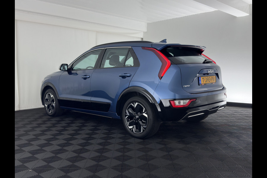 Kia Niro EV DynamicLine 64.8 kWh [3-Fase-11kW] {SoH-100%} (INCL-BTW) Aut. *LEATHER-FABRIC | ADAPTIVE-CRUISE | DIGI-COCKPIT | KEYLESS | CAMERA | DAB | COMFORTSEATS | SHIFTPADDLES | ECC | PDC | CARPLAY | 17''ALU*