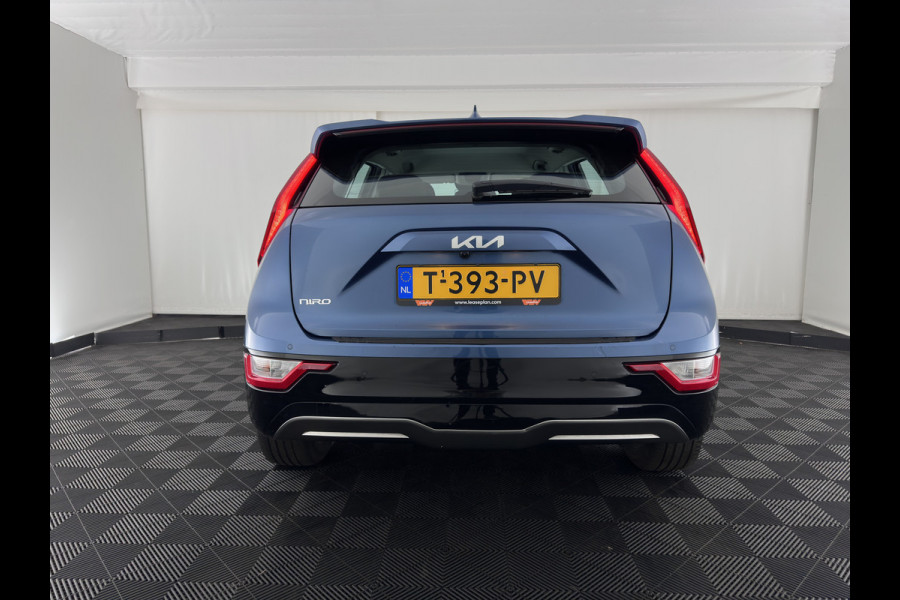 Kia Niro EV DynamicLine 64.8 kWh [3-Fase-11kW] {SoH-100%} (INCL-BTW) Aut. *LEATHER-FABRIC | ADAPTIVE-CRUISE | DIGI-COCKPIT | KEYLESS | CAMERA | DAB | COMFORTSEATS | SHIFTPADDLES | ECC | PDC | CARPLAY | 17''ALU*