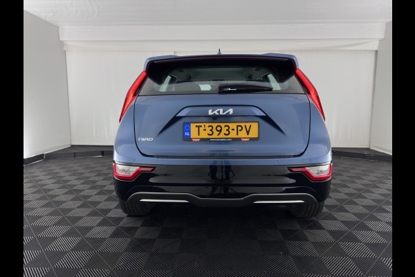 Kia Niro EV DynamicLine 64.8 kWh [3-Fase-11kW] {SoH-100%} (INCL-BTW) Aut. *LEATHER-FABRIC | ADAPTIVE-CRUISE | DIGI-COCKPIT | KEYLESS | CAMERA | DAB | COMFORTSEATS | SHIFTPADDLES | ECC | PDC | CARPLAY | 17''ALU*