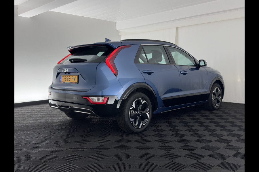 Kia Niro EV DynamicLine 64.8 kWh [3-Fase-11kW] {SoH-100%} (INCL-BTW) Aut. *LEATHER-FABRIC | ADAPTIVE-CRUISE | DIGI-COCKPIT | KEYLESS | CAMERA | DAB | COMFORTSEATS | SHIFTPADDLES | ECC | PDC | CARPLAY | 17''ALU*