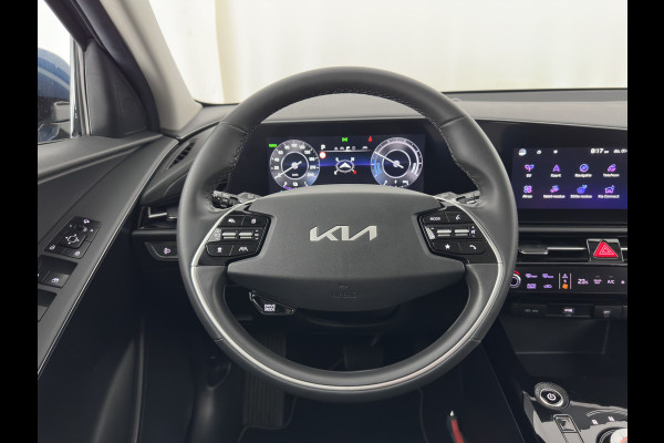 Kia Niro EV DynamicLine 64.8 kWh [3-Fase-11kW] {SoH-100%} (INCL-BTW) Aut. *LEATHER-FABRIC | ADAPTIVE-CRUISE | DIGI-COCKPIT | KEYLESS | CAMERA | DAB | COMFORTSEATS | SHIFTPADDLES | ECC | PDC | CARPLAY | 17''ALU*