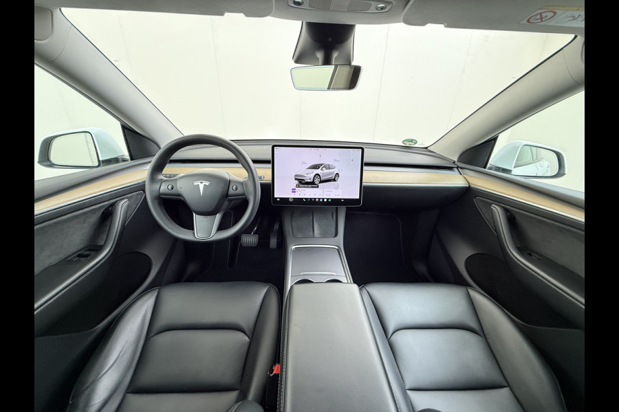 Tesla Model Y RWD 300PK SOH 90% Trekhaak Warmtepomp LFP-Accu Premium-Audio AMD Ryzen™ Camera's Navi Ecc Led Lmv 19" Privacy Glas Leder Stoel+Stuurverwarming Panoramadak Bluetooth Elek.Achterklep 1.600KG Trekgewicht 1e Eigenaar Origineel Nederlandse Auto