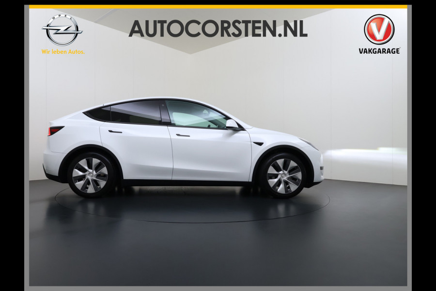 Tesla Model Y RWD 300PK SOH 90% Trekhaak Warmtepomp LFP-Accu Premium-Audio AMD Ryzen™ Camera's Navi Ecc Led Lmv 19" Privacy Glas Leder Stoel+Stuurverwarming Panoramadak Bluetooth Elek.Achterklep 1.600KG Trekgewicht 1e Eigenaar Origineel Nederlandse Auto