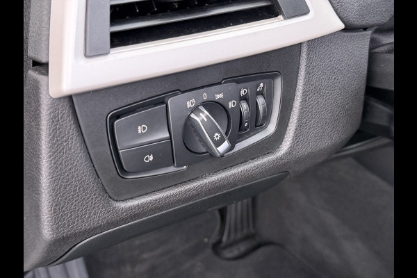 BMW 3-serie 320i 184PK AUT-8 Trekhaak Navi-Pro Ecc Cruise Control Executive Led Lmv 18" I-Drive Regen-Lichtsensor Isofix 1.800KG Trekgewicht Origineel Nederlandse Auto