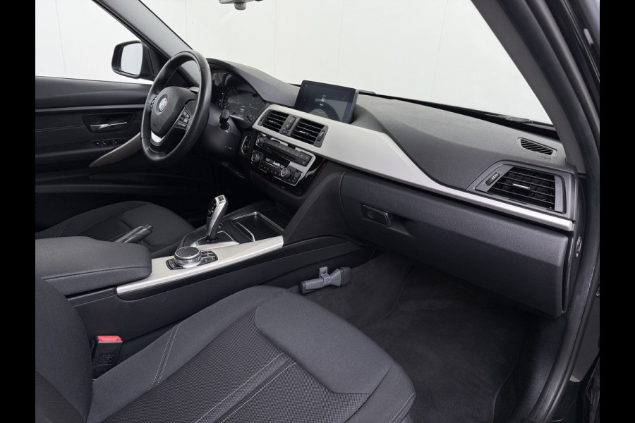 BMW 3-serie 320i 184PK AUT-8 Trekhaak Navi-Pro Ecc Cruise Control Executive Led Lmv 18" I-Drive Regen-Lichtsensor Isofix 1.800KG Trekgewicht Origineel Nederlandse Auto