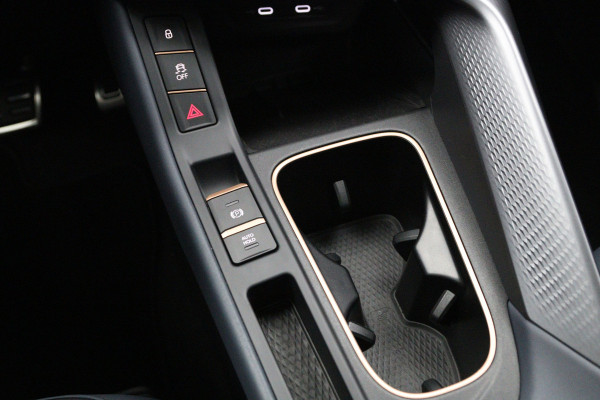 CUPRA Terramar 1.5 TSI e-Hybrid VZ 272 PK Performance PHEV, Panoramadak, Carplay, Stuur-Startknop, Camera