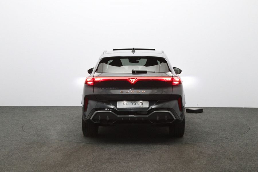 CUPRA Terramar 1.5 TSI e-Hybrid VZ 272 PK Performance PHEV, Panoramadak, Carplay, Stuur-Startknop, Camera
