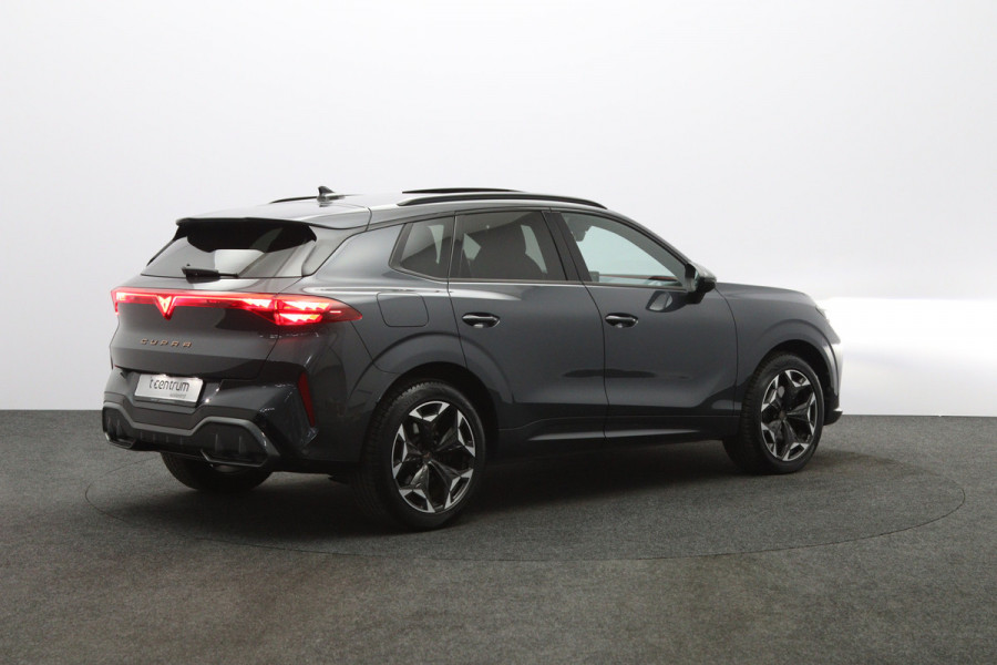 CUPRA Terramar 1.5 TSI e-Hybrid VZ 272 PK Performance PHEV, Panoramadak, Carplay, Stuur-Startknop, Camera