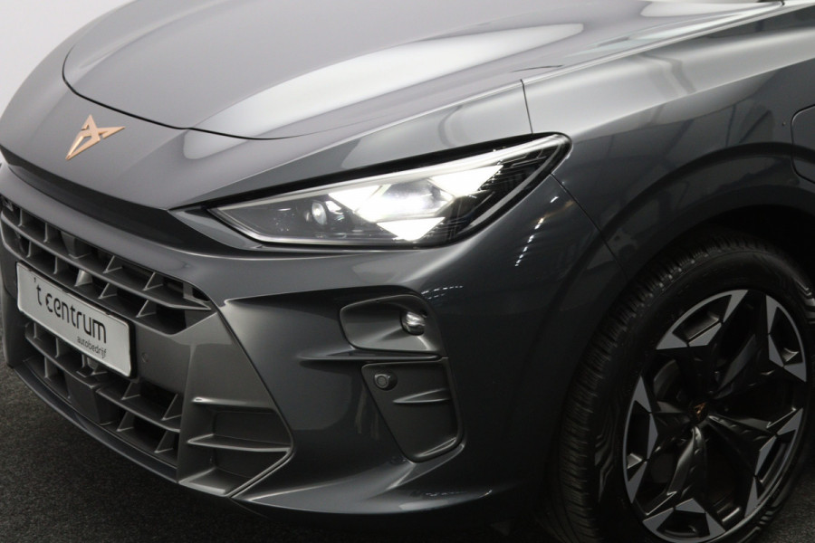 CUPRA Terramar 1.5 TSI e-Hybrid VZ 272 PK Performance PHEV, Panoramadak, Carplay, Stuur-Startknop, Camera
