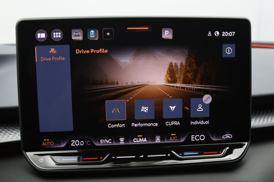 CUPRA Terramar 1.5 TSI e-Hybrid VZ 272 PK Performance PHEV, Panoramadak, Carplay, Stuur-Startknop, Camera