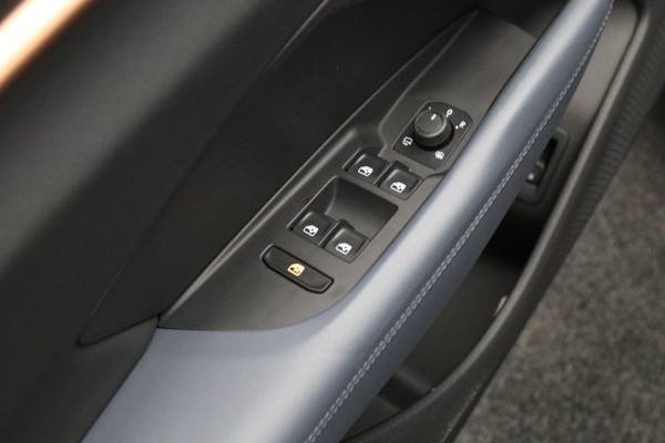 CUPRA Terramar 1.5 TSI e-Hybrid VZ 272 PK Performance PHEV, Panoramadak, Carplay, Stuur-Startknop, Camera