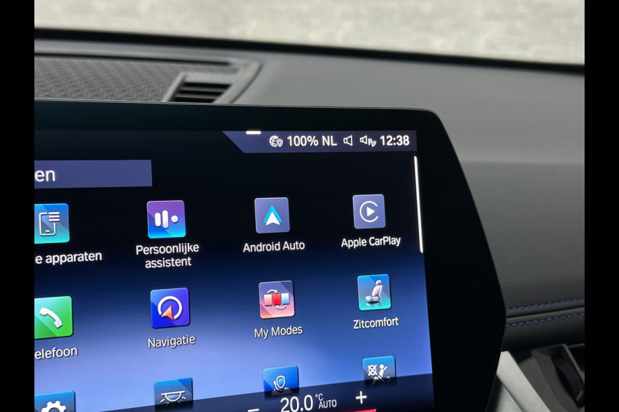 BMW X1 sDrive18i M-Sport | Panorama | Trekhaak | Origineel Nederlands | Sfeerverlichting | Carplay | 19 inch | Getint Glas | DAB | Sportstoelen | Camera | Autom. Achterklep |