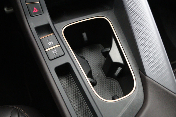 CUPRA Terramar 1.5 TSI e-Hybrid 272 PK VZ Performance PHEV, Panoramadak, Leder, Sennheiser Sound, 360 Camera, 20" LM