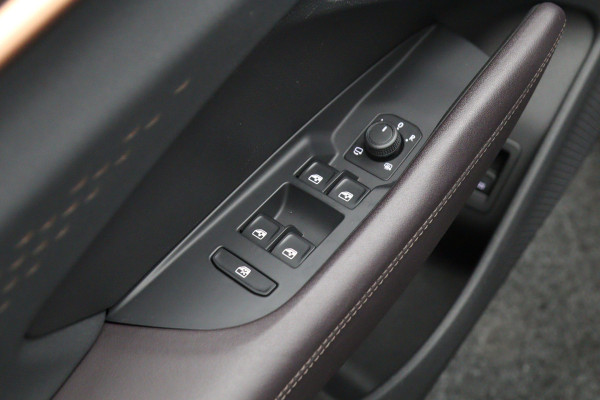 CUPRA Terramar 1.5 TSI e-Hybrid 272 PK VZ Performance PHEV, Panoramadak, Leder, Sennheiser Sound, 360 Camera, 20" LM