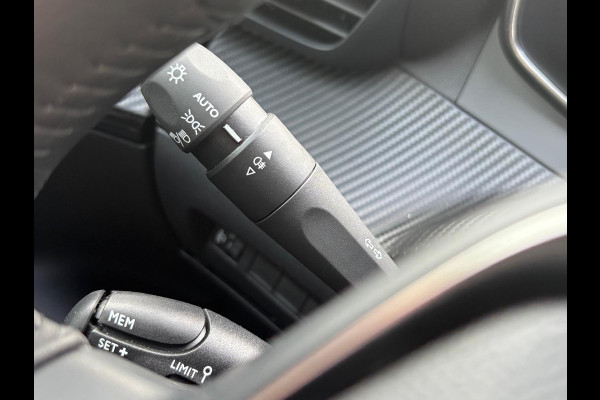 Peugeot e-2008 EV Allure 54 kWh Parkeerhulp/Carplay-Android/Warmtepomp/Cruise-control