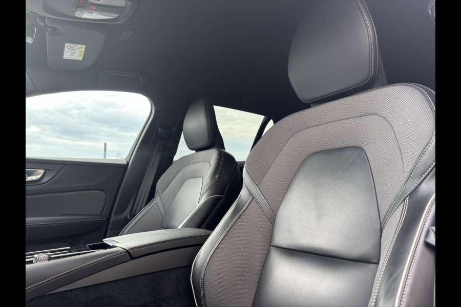 Volvo V60 2.0 T8 Plug-in hybrid AWD Plus Dark | Zwenkbare trekhaak | Adaptieve cruise | Memory  | Blis | Harman Kardon |