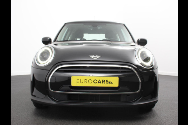 MINI Cooper 1.5 3-Deurs 136pk Automaat Essential Trim Climate control Navigatie Cruise control LED Parkeersensoren Apple carplay/ Android Auto Lichtmetalen velgen