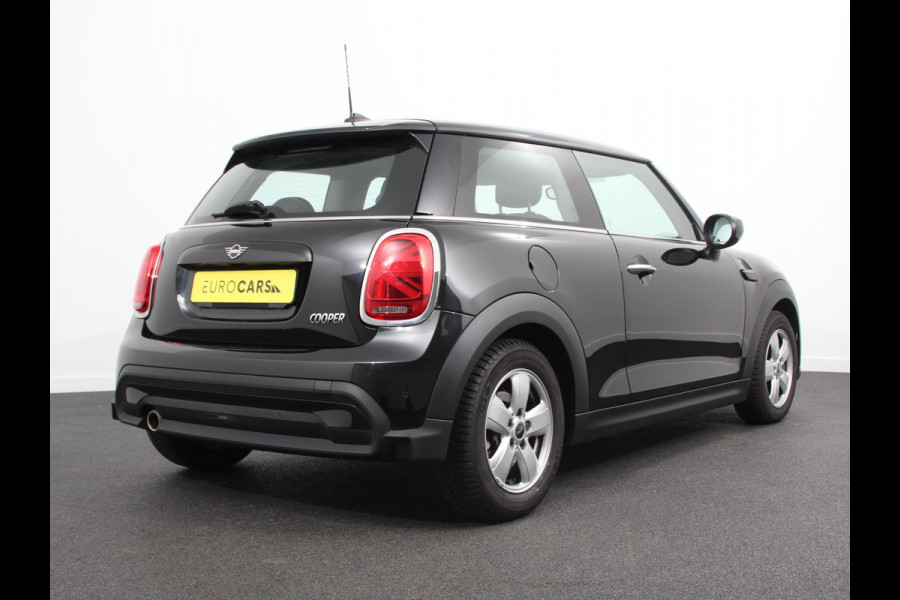 MINI Cooper 1.5 3-Deurs 136pk Automaat Essential Trim Climate control Navigatie Cruise control LED Parkeersensoren Apple carplay/ Android Auto Lichtmetalen velgen