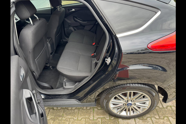 Ford Focus 1.0 Lease Edition / NWE DISTR.RIEM !! / VOORRUITVERW. / ALL-SEASON / CRUISE / BLUET. / CARPLAY / PRIVACY GLASS / '16 !
