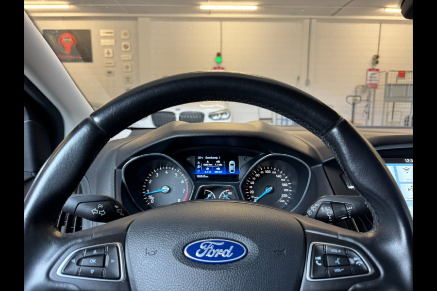 Ford Focus 1.0 Lease Edition / NWE DISTR.RIEM !! / VOORRUITVERW. / ALL-SEASON / CRUISE / BLUET. / CARPLAY / PRIVACY GLASS / '16 !