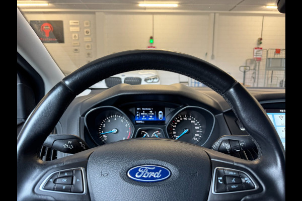 Ford Focus 1.0 Lease Edition / NWE DISTR.RIEM !! / VOORRUITVERW. / ALL-SEASON / CRUISE / BLUET. / CARPLAY / PRIVACY GLASS / '16 !